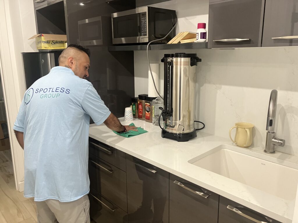 commercial cleaning and janitorial Services