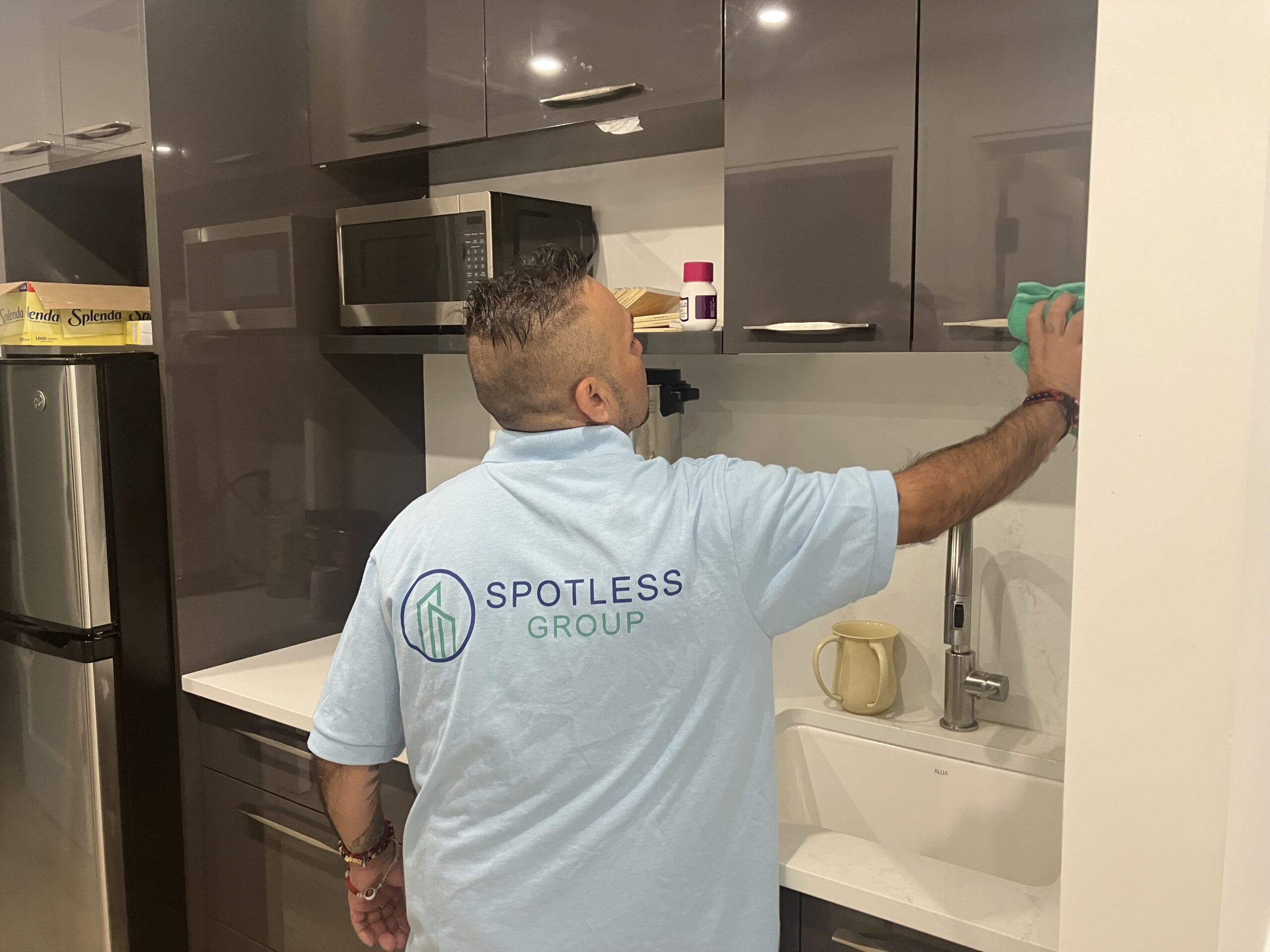 commercial cleaning and janitorial services